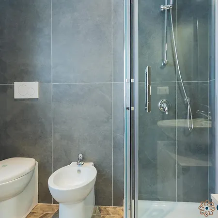 Апартаменти Fifth Floor Flat By Apulia *
