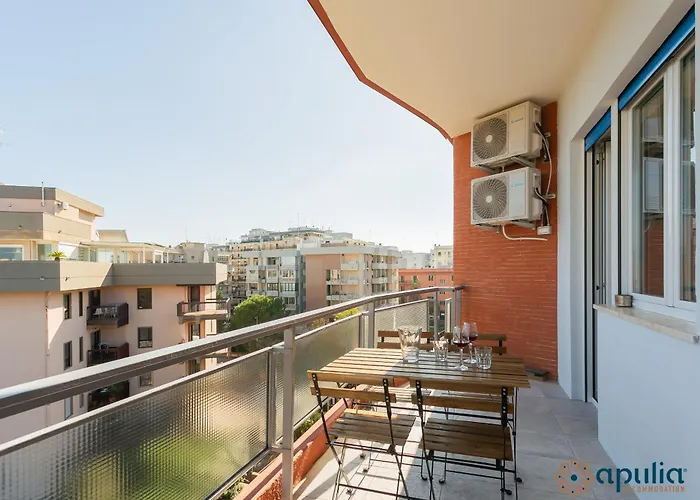 Fifth Floor Flat By Apulia Apartamento Bari